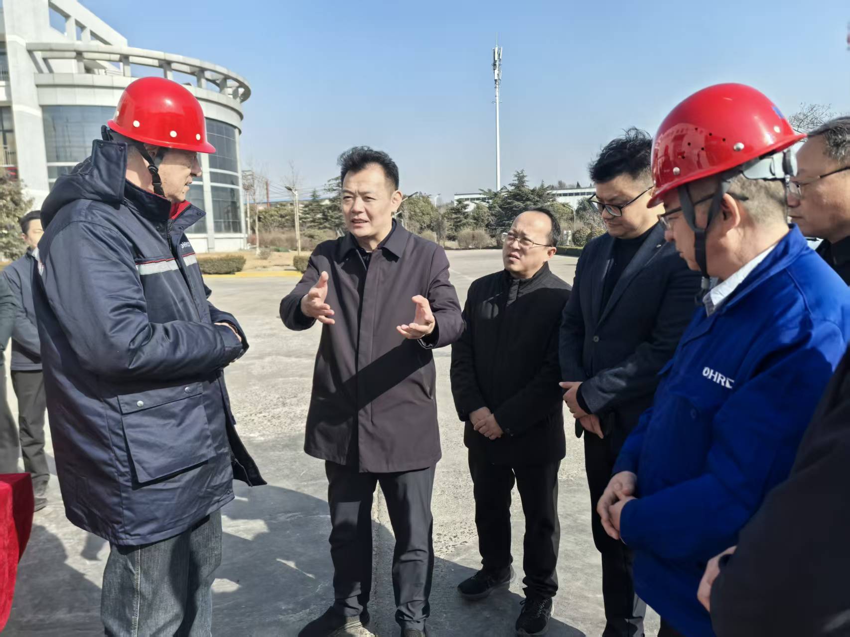 2026年2月20日上午縣委副書(shū)記、縣長(zhǎng)張小帆到公司調(diào)研春節(jié)期間的安全生產(chǎn)工作